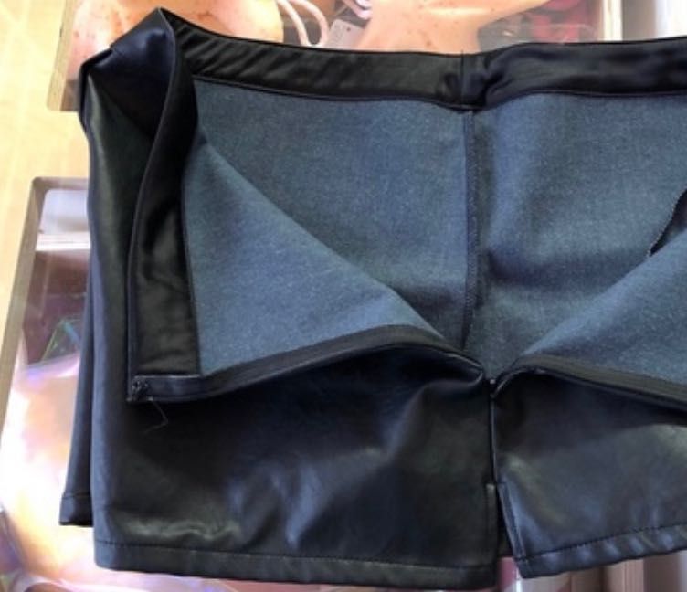 Victoria’s Secret Faux leather Shorts NWT шорты из эко кожи оригинал
