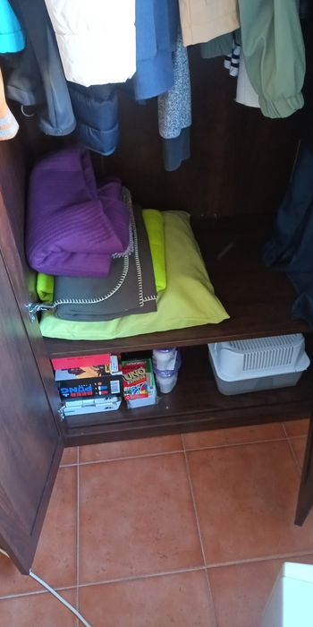 Armário IKEA  castanho com espelho