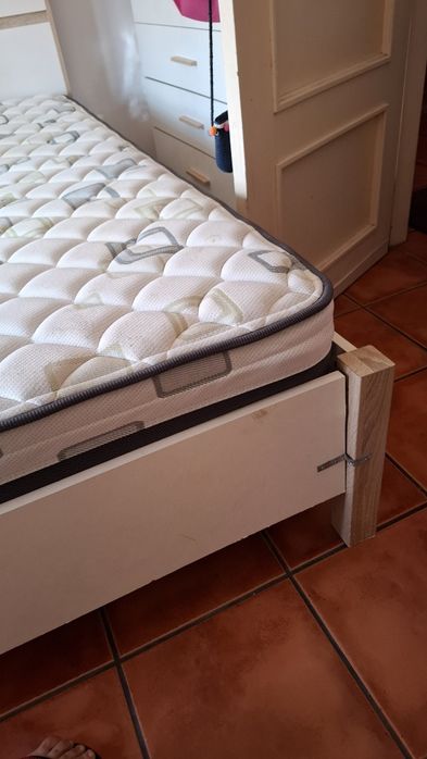 Guarda roupas e cama de casal usado da Moviflor