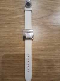 Relógio branco swatch