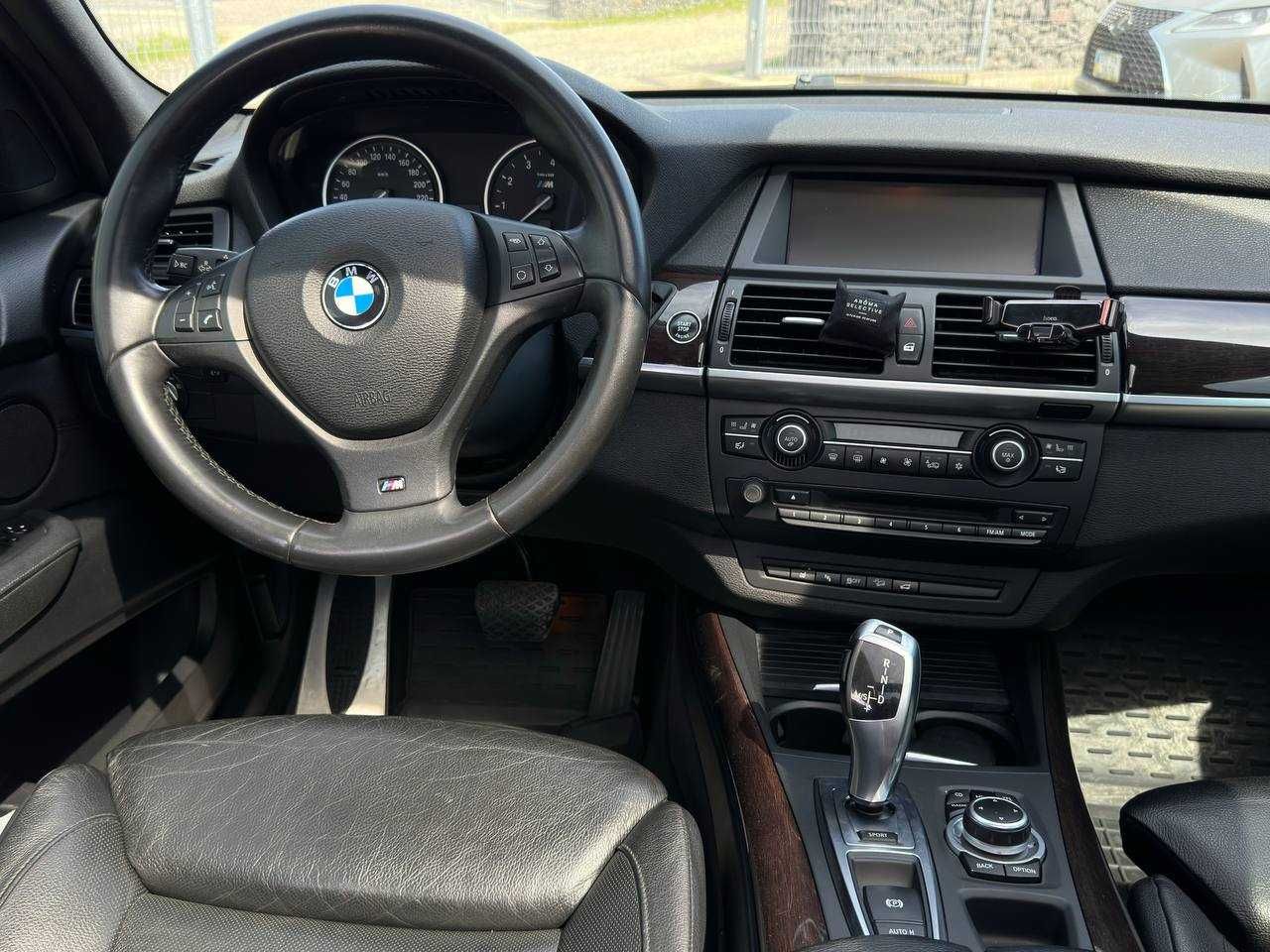 Авто BMW X5 2011