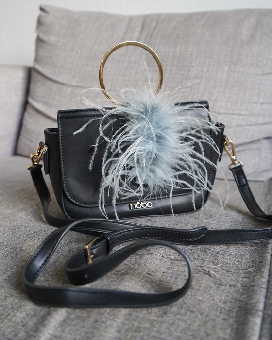 Маленькая женская черная сумка клачт с ремешком