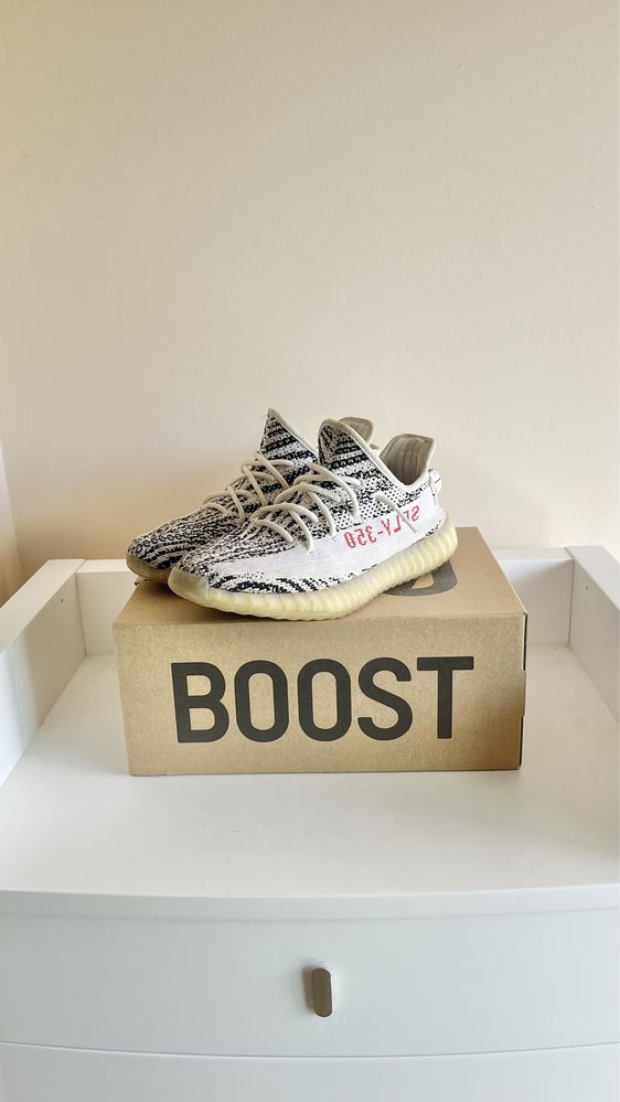 Yeezy Boost 350 Zebra