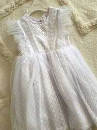 Biała tiulowa sukienka 98