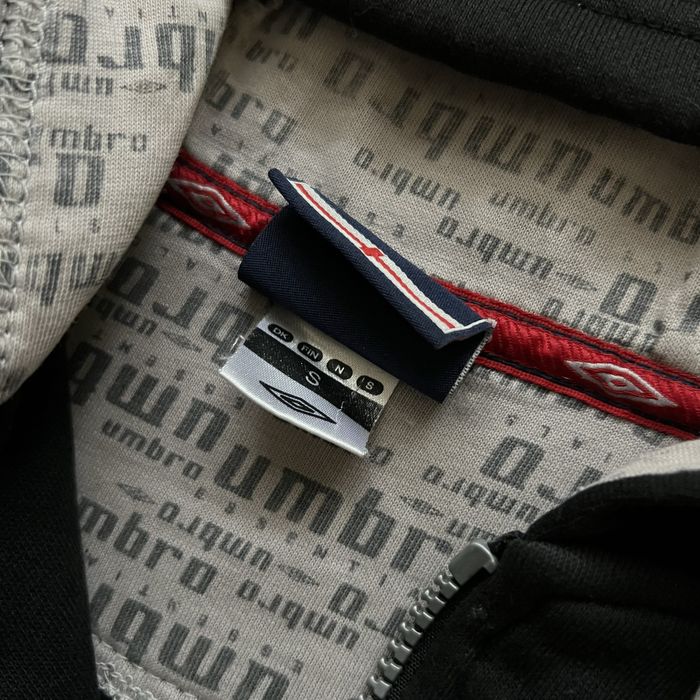 Зіпка Umbro original центр logo