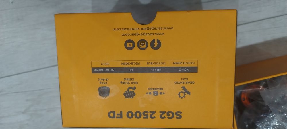 Kołowrotek spinningowy Savage Gear SG2 2500 FD