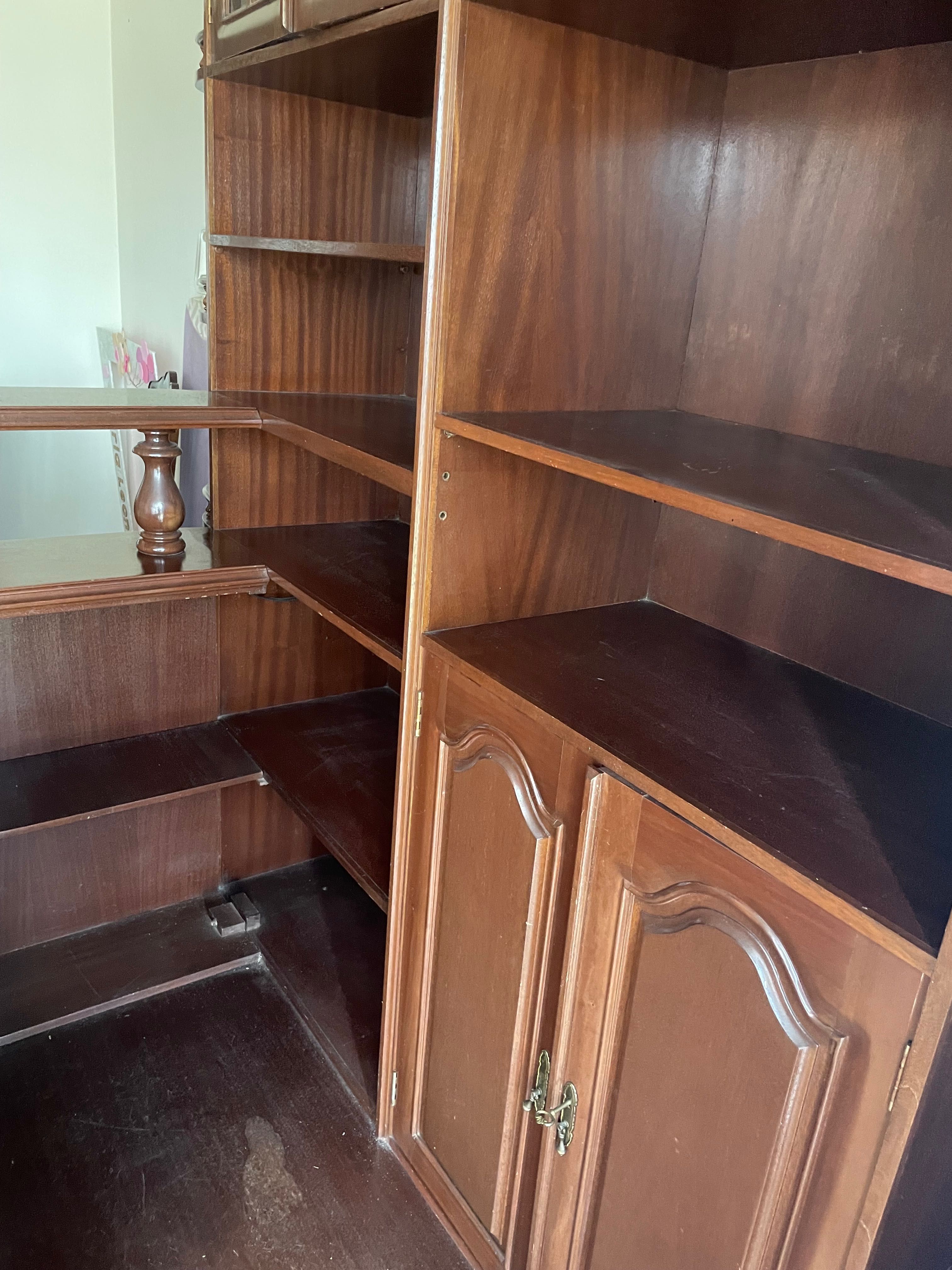 Bar de sala usado em bom estado