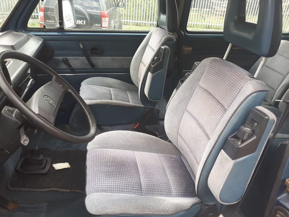 Wnętrze środek vw t3 Caravelle fotele kanapa boczki