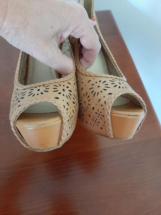 Sapatos de salto alto