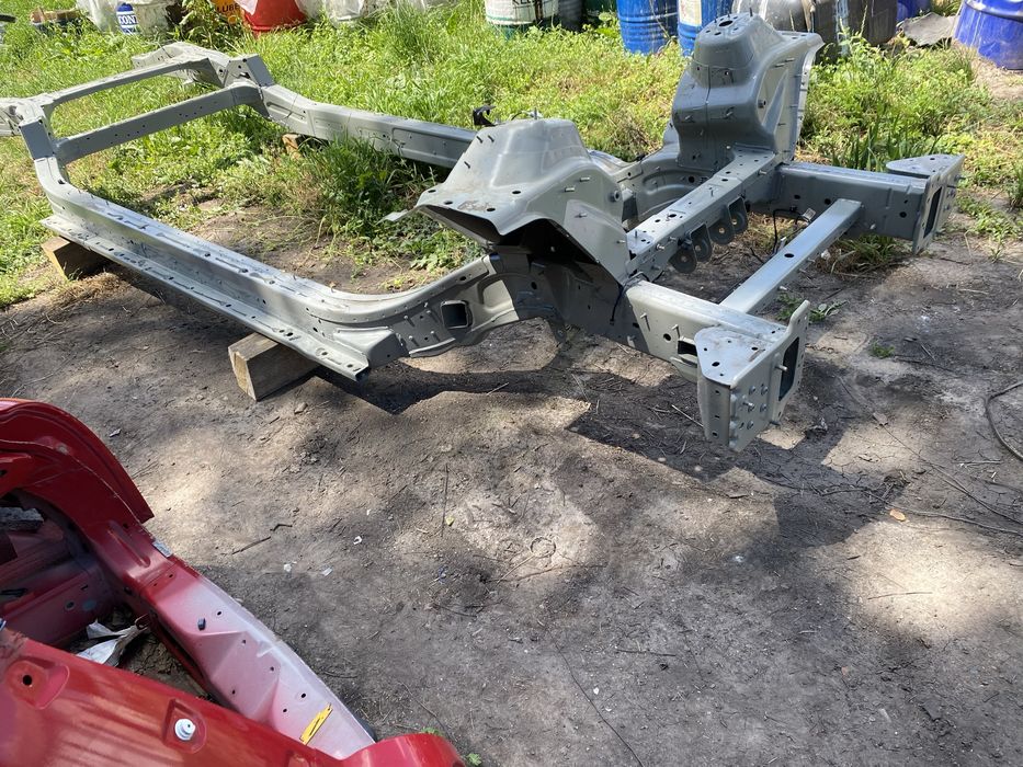 Рама  Rivian R1T