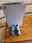 PS5 +(2 pady z ladow) + ok.70 gier
