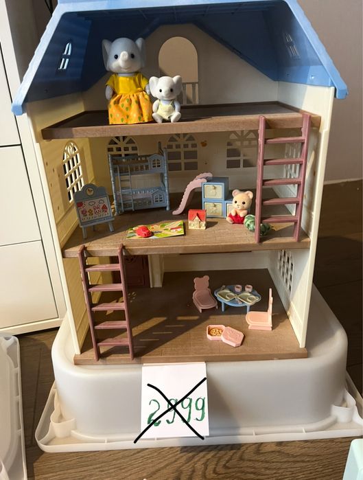 Будинок  2750 sylvanian families,і багато іншого