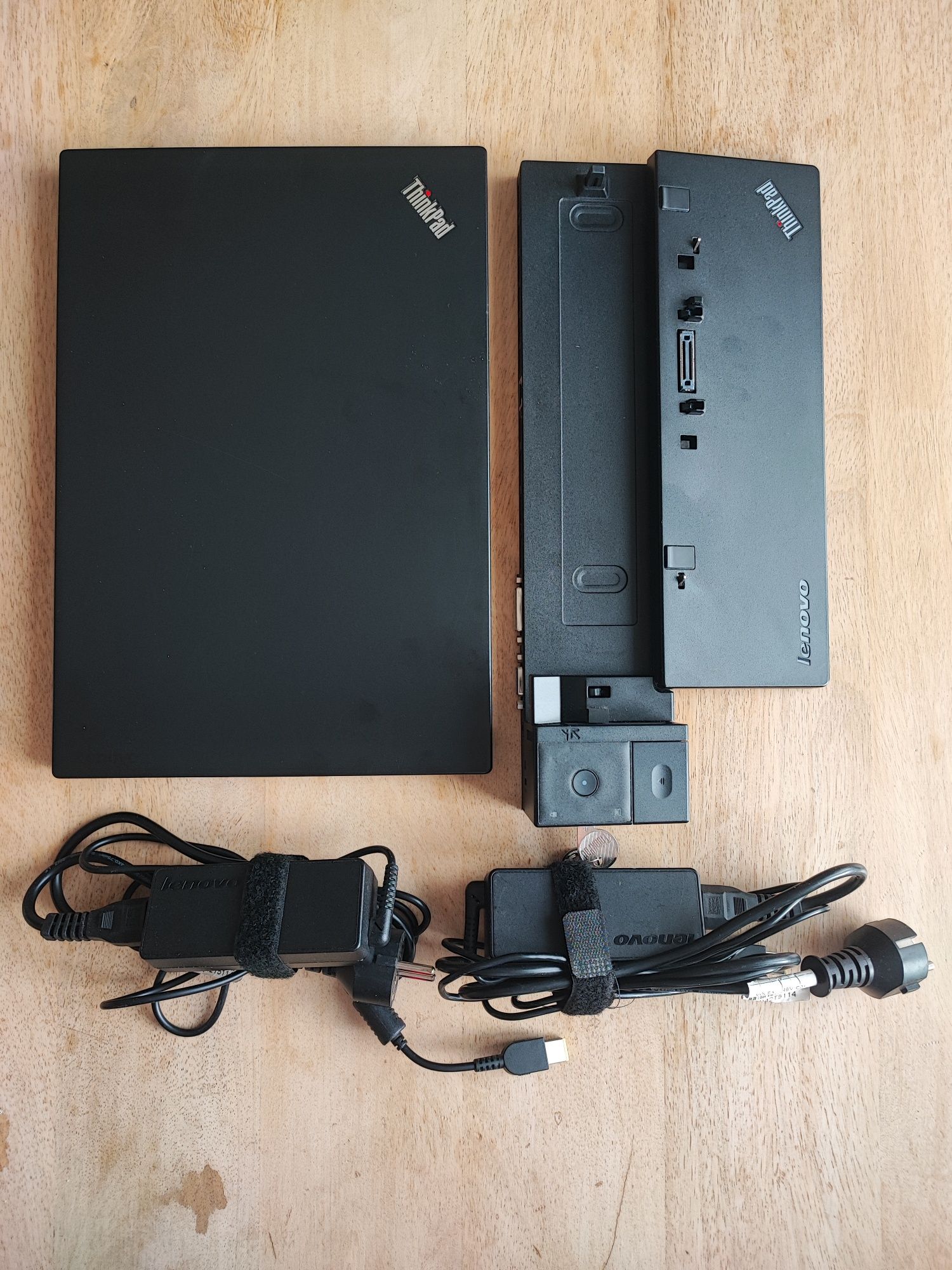 Lenovo T470s, stacja dokująca, dwa zailacze