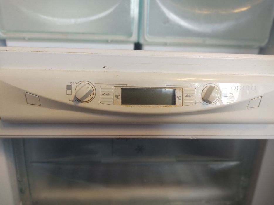 Chłodziarko-zamrażarka Hotpoint-Ariston BCB 313 AWE z zbudową