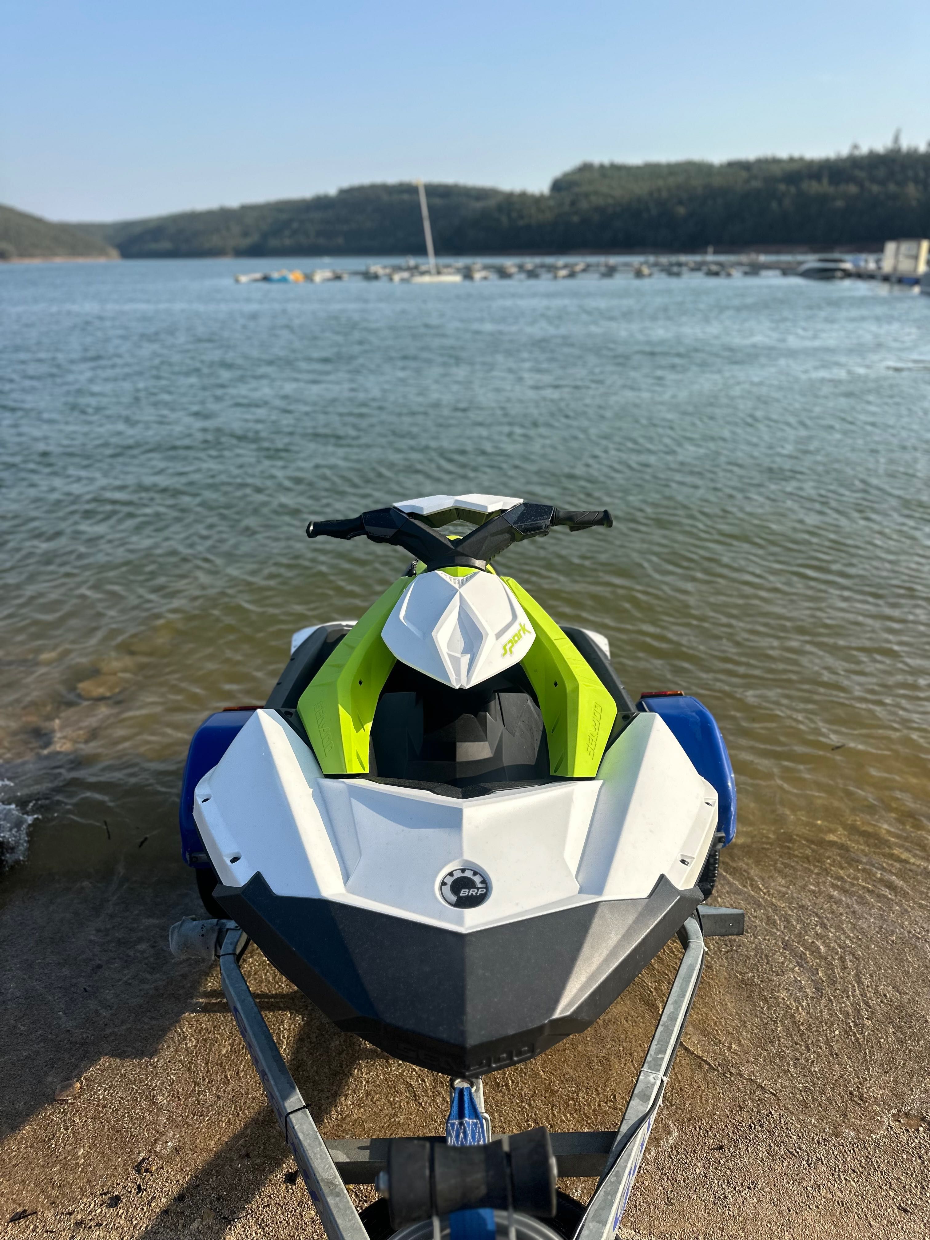 Mota de água Sea Doo Spark 2024 - 44 horas de uso c/ garantia fábrica