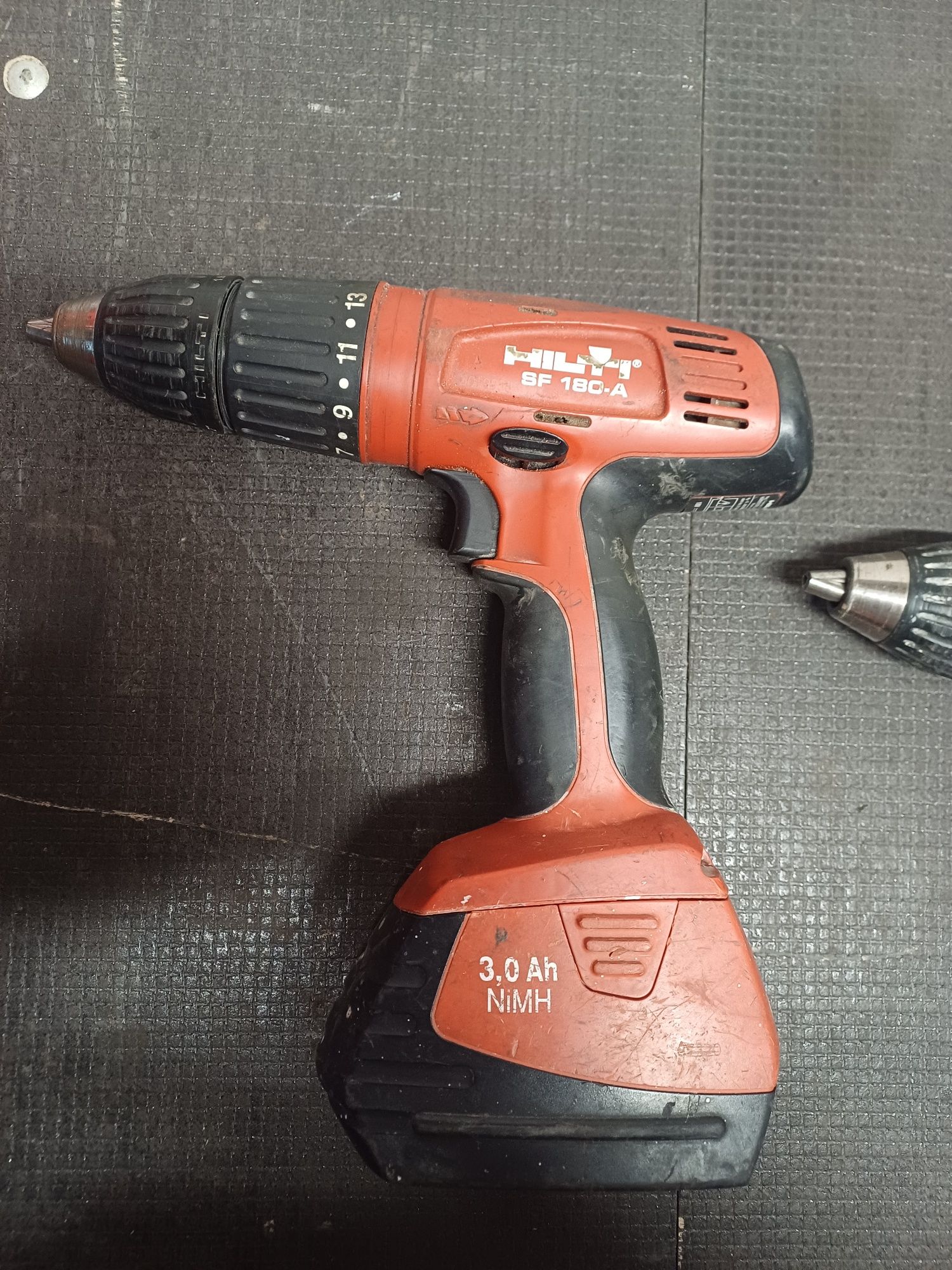 Wkrętarka wiertarka HILTI 180 SF-180A 4 Akumulator