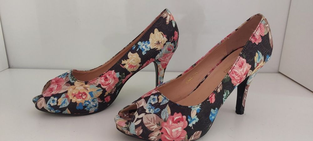 Vendo sapatos n.° 39