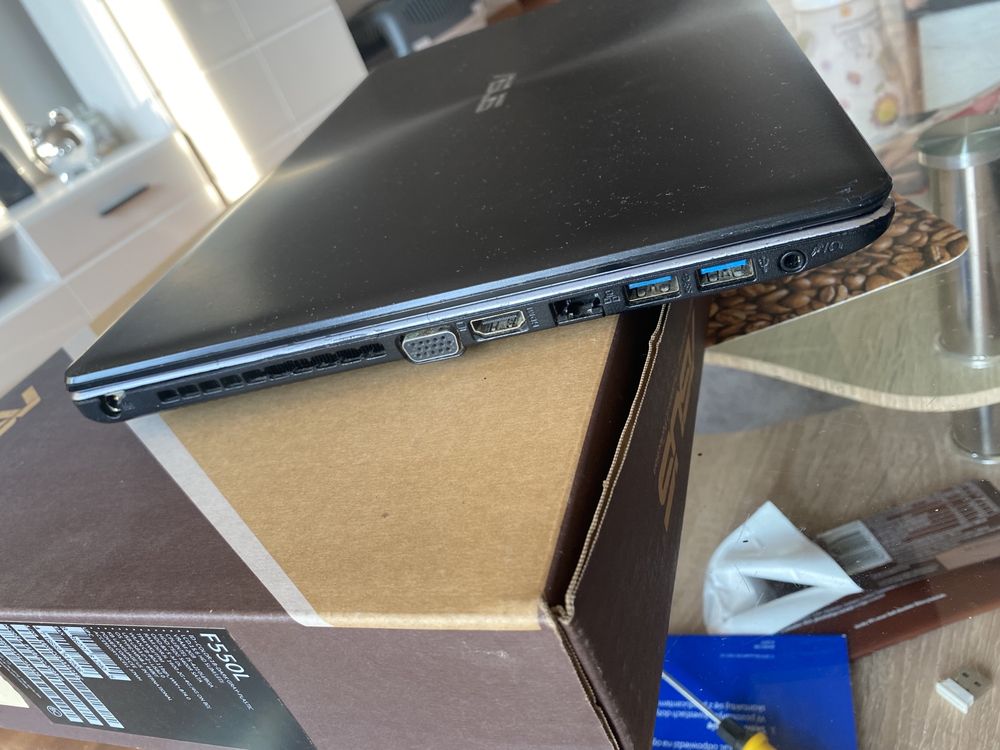 Asus f550L fajny laptop