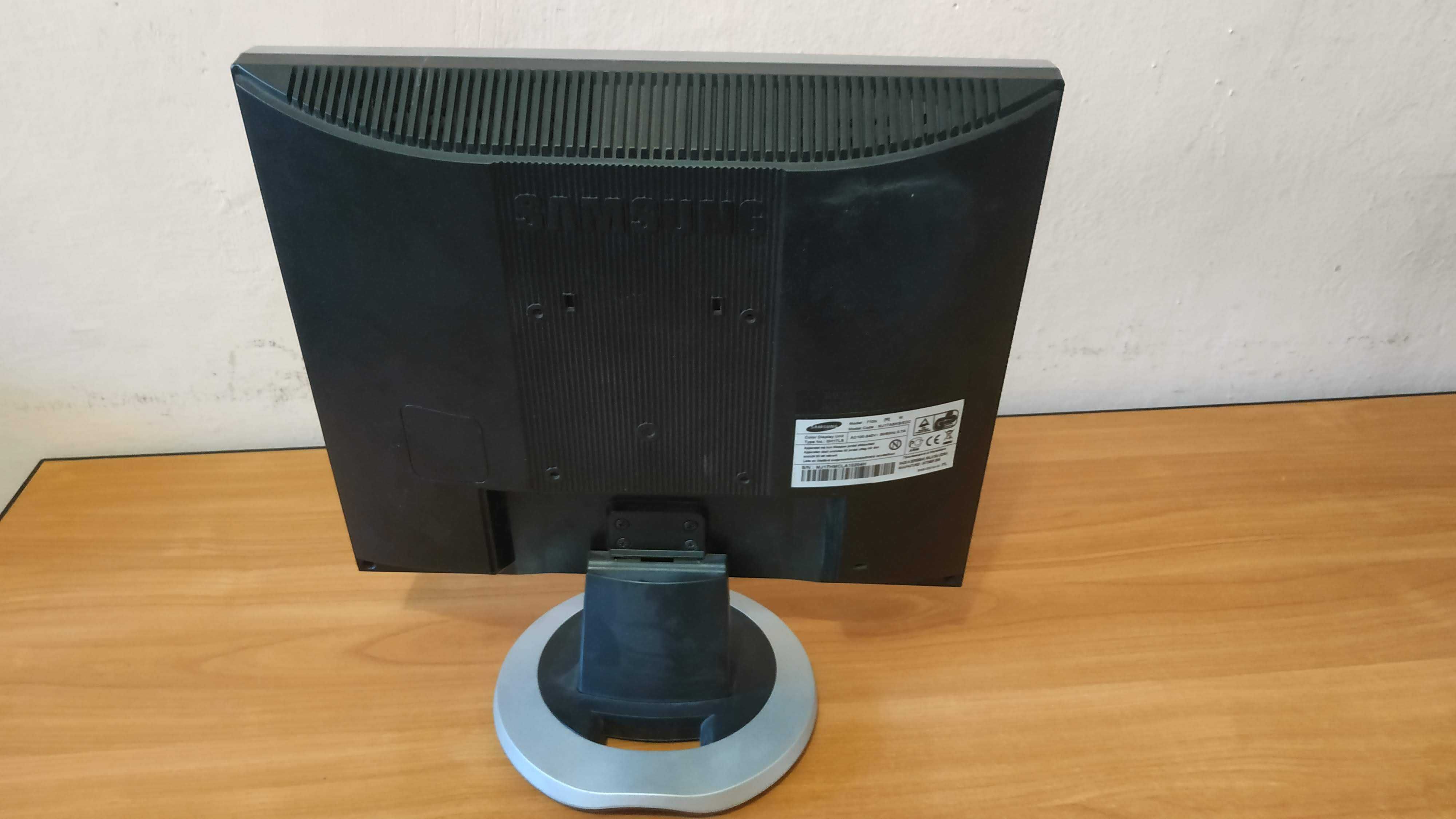 Продам монітор 710N (діагональ 17")