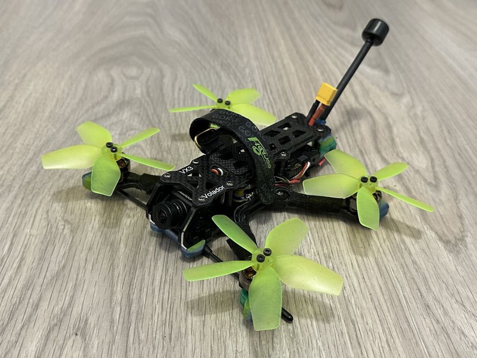 Dron FPV Volador VX3, Caddx Walksnail Pro, TBS CRSF, SpeedyBee 35A