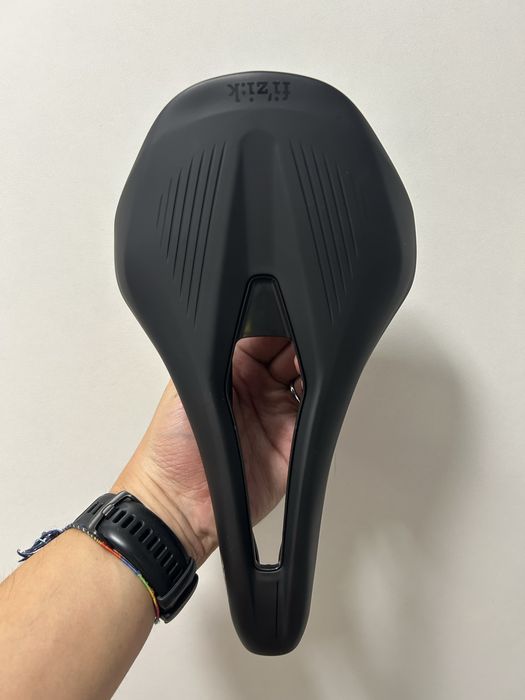 Selim Fizik vento argo r3 140mm