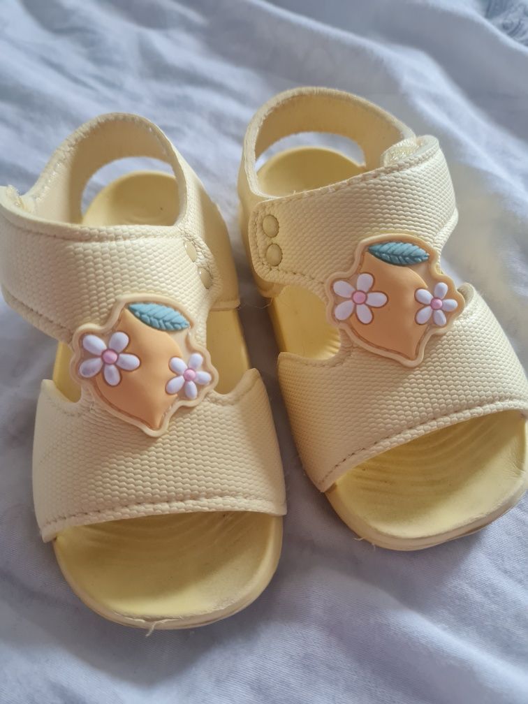 Sandałki, sandały dzieciece, buty
