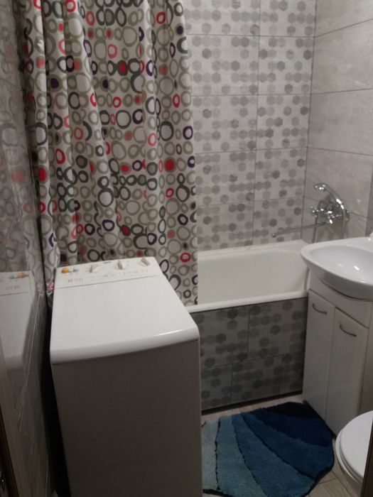 Центр, оренда затишної 2к квартири з меблями