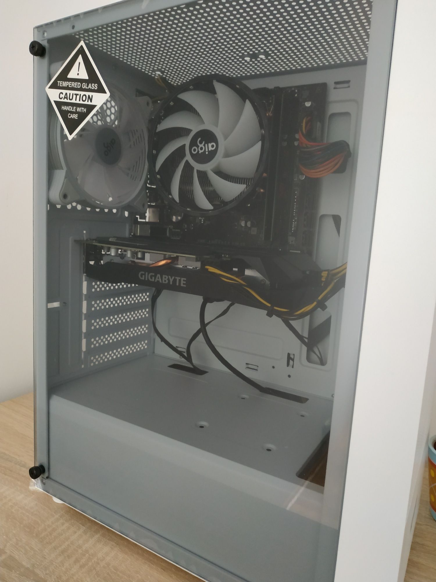 Komputer do gier Ryzen 5 2600/GTX 1660Ti 6 GB GDDR6/16 GB RAM DDR4/M2
