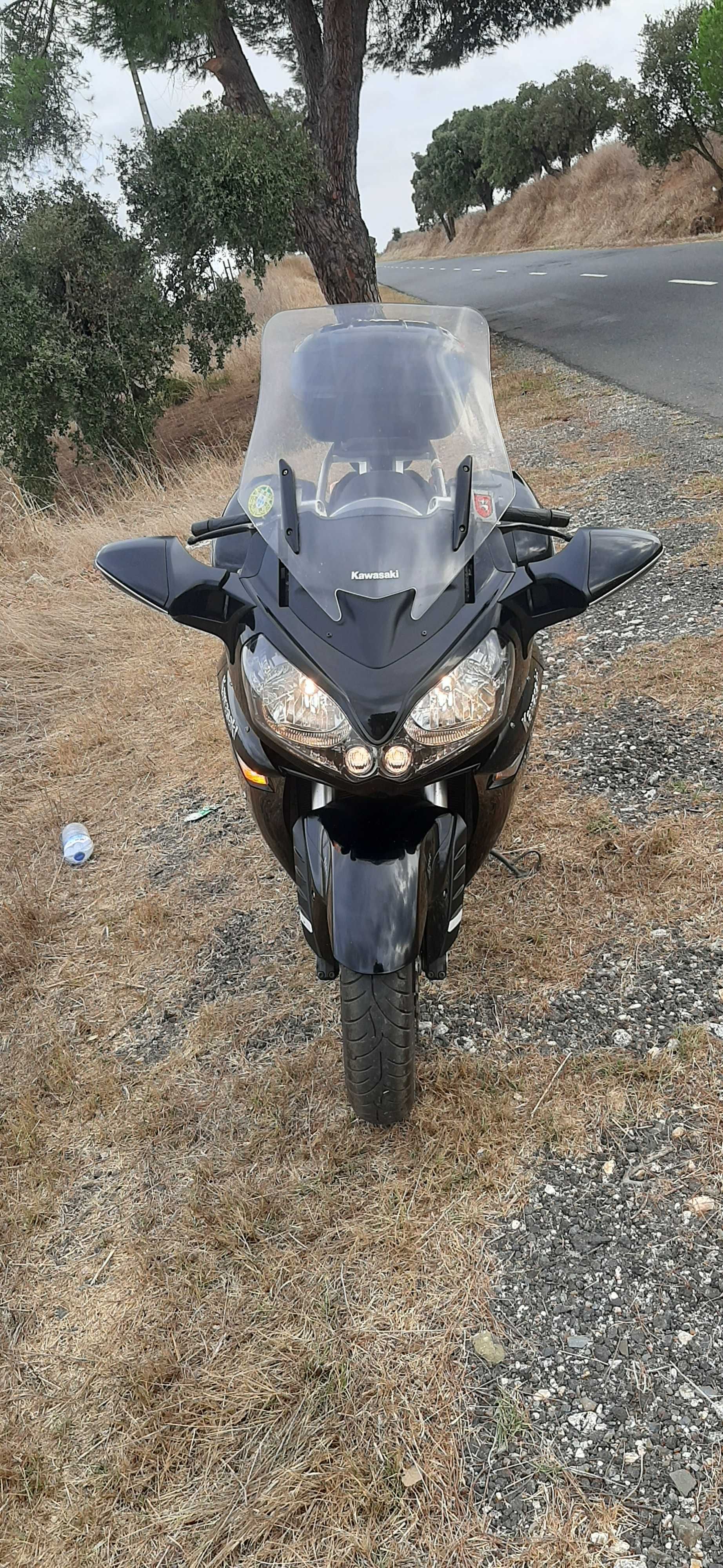 Kawasaki GTR 1400 :AbS ,K-ACT- kTRC