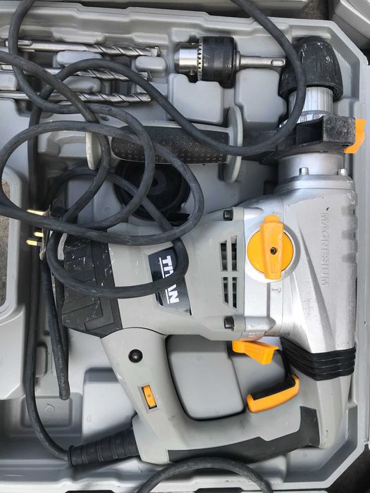 Перфоратор бочковий TITAN TTB631SDS PLUS 1500W 8 Дж з Англії