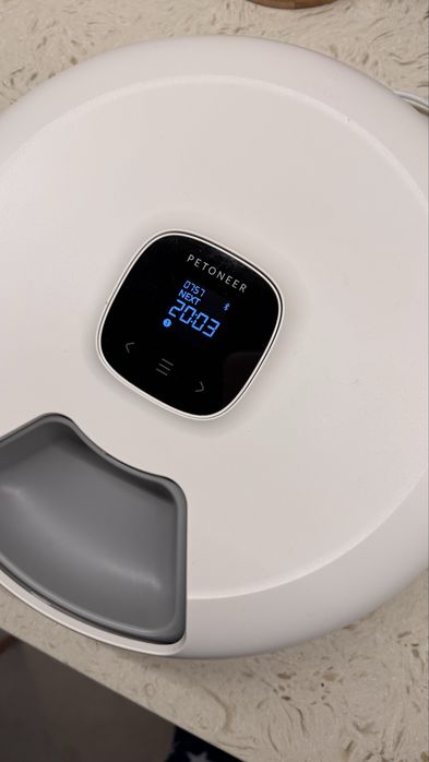 Дозатор корму для собак і котів Petoneer NutriSpin