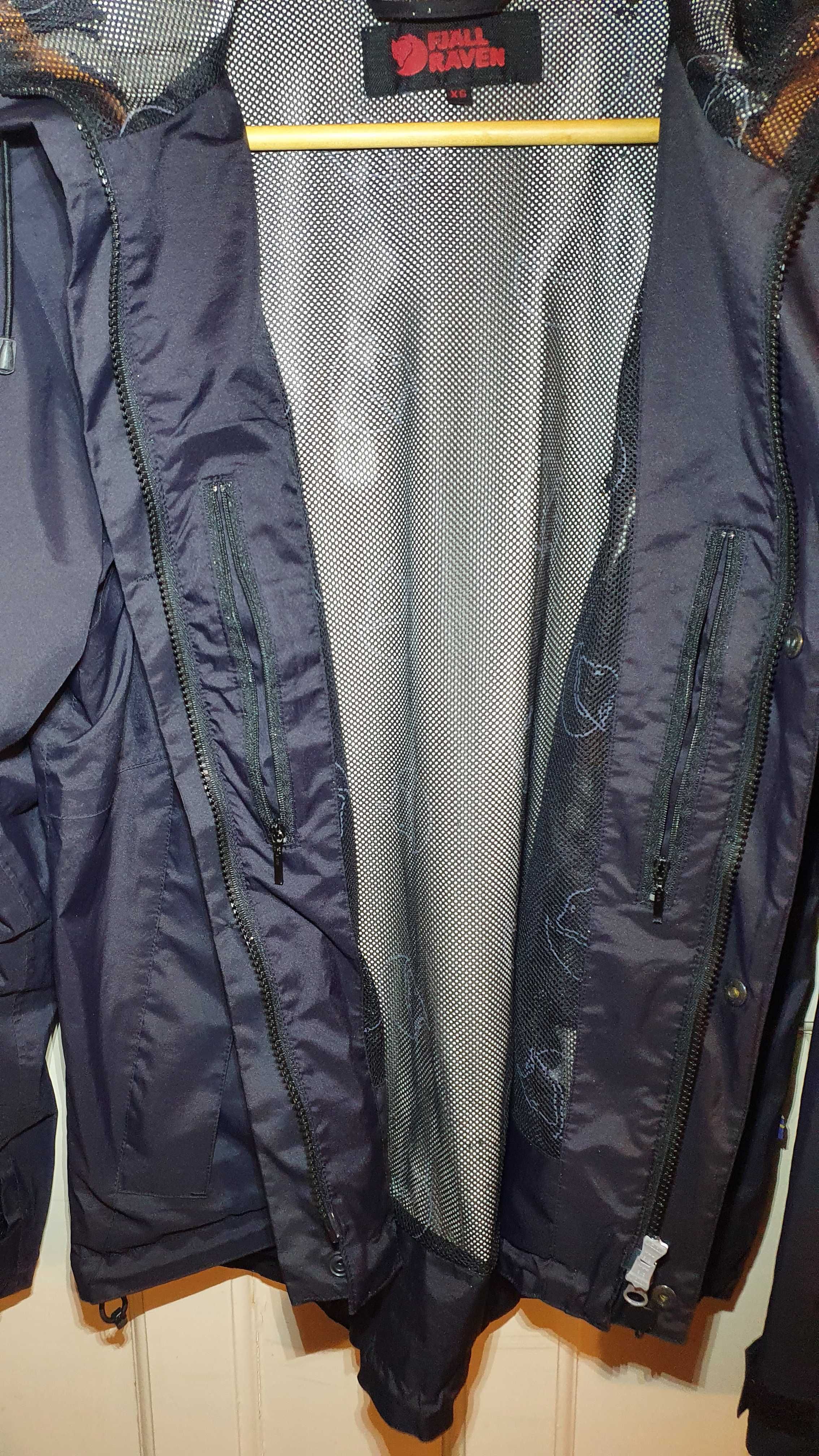Kurtka Fjallraven przeciwdeszczowa czarna rozm XS/S jak The North Face