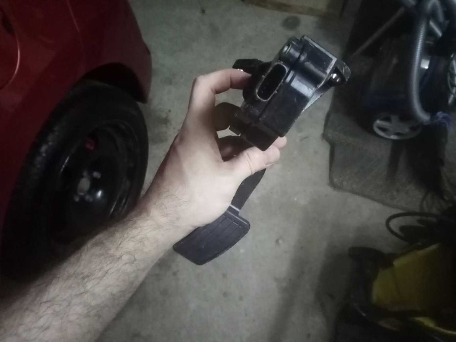 Педаль с датчиком положения Subaru Forester 2007