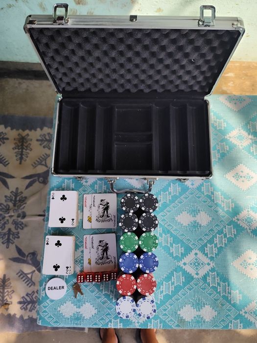 Продам покерний набір
