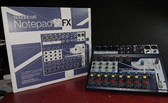 Mesa de Mistura SOUNDCRAFT 12FX