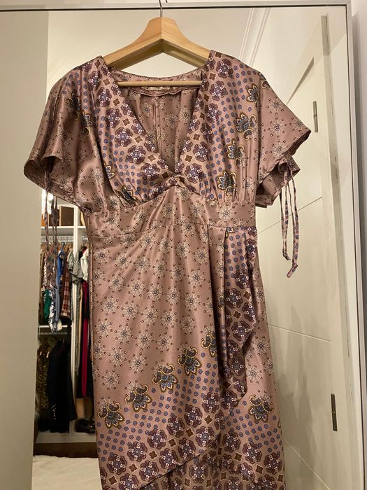 Vestido Cetim rosa Stradivarius