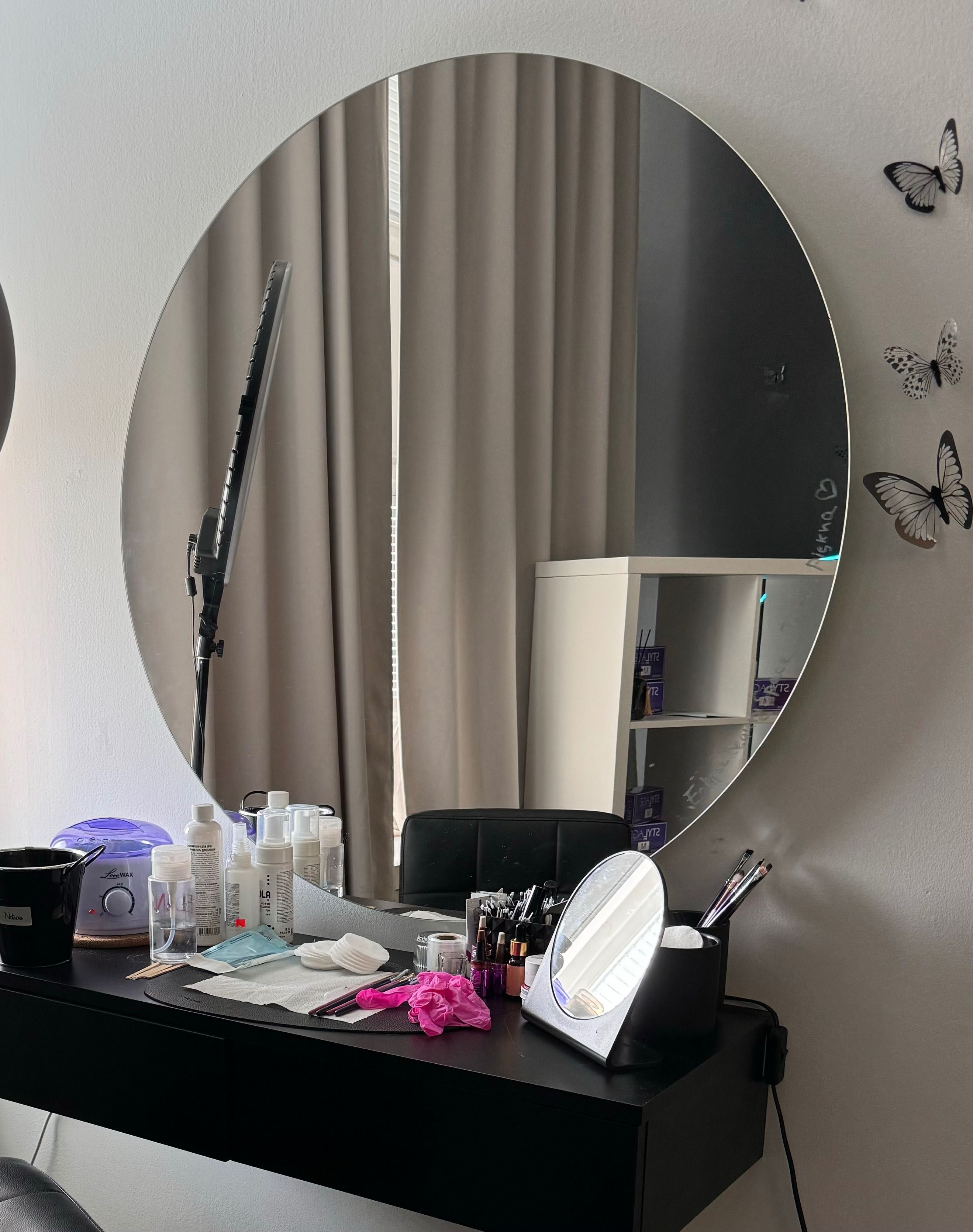 Lustro LED w dobrym stanie