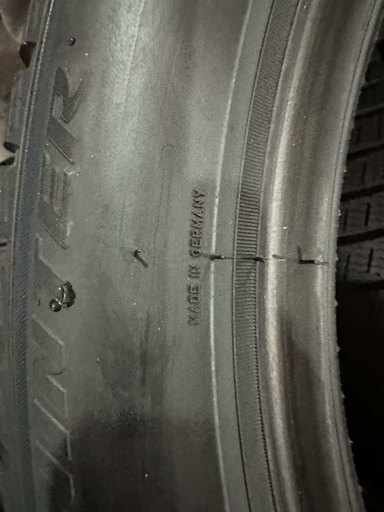 275/40/19+245/45/19 R19 Pirelli Sottozero 3 RSC 4шт зима