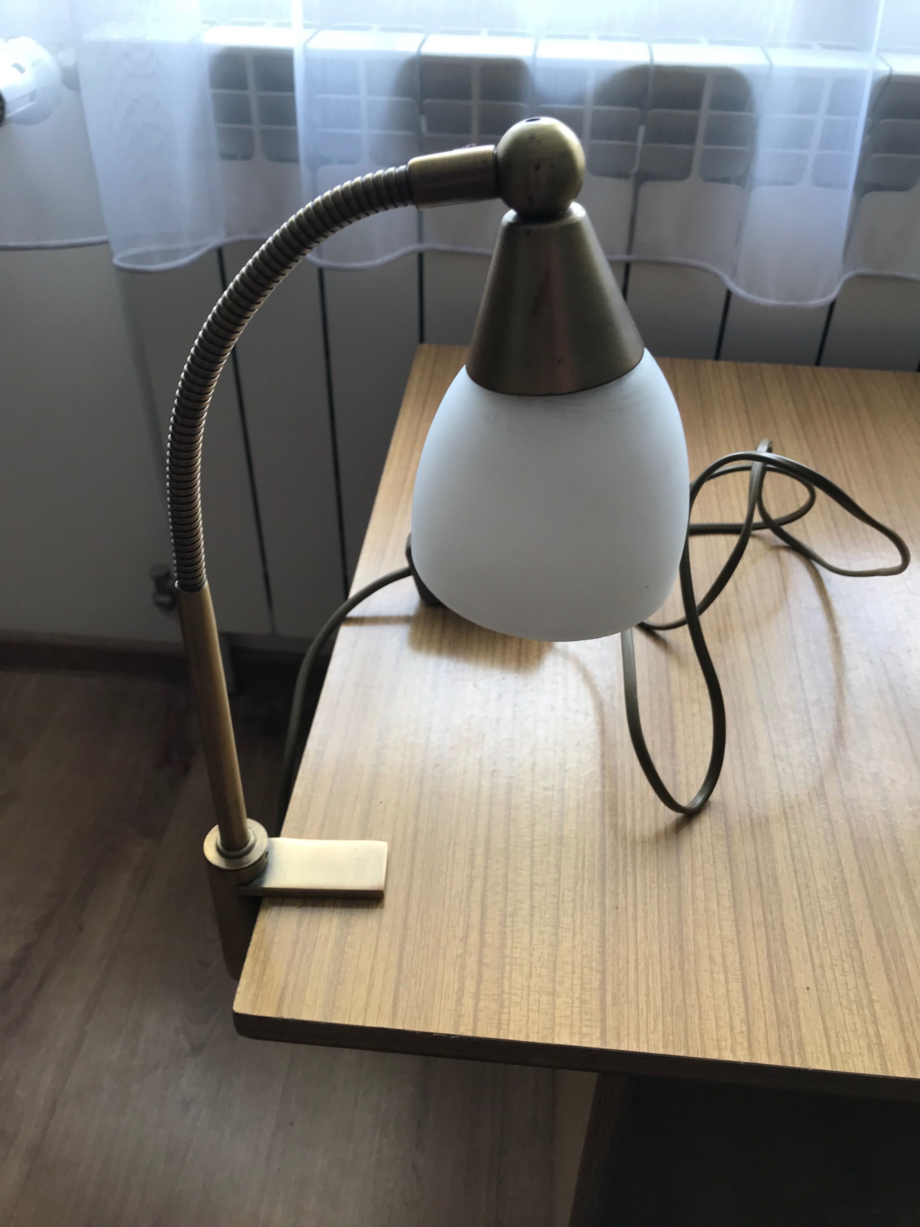 Lampka biurkowa !