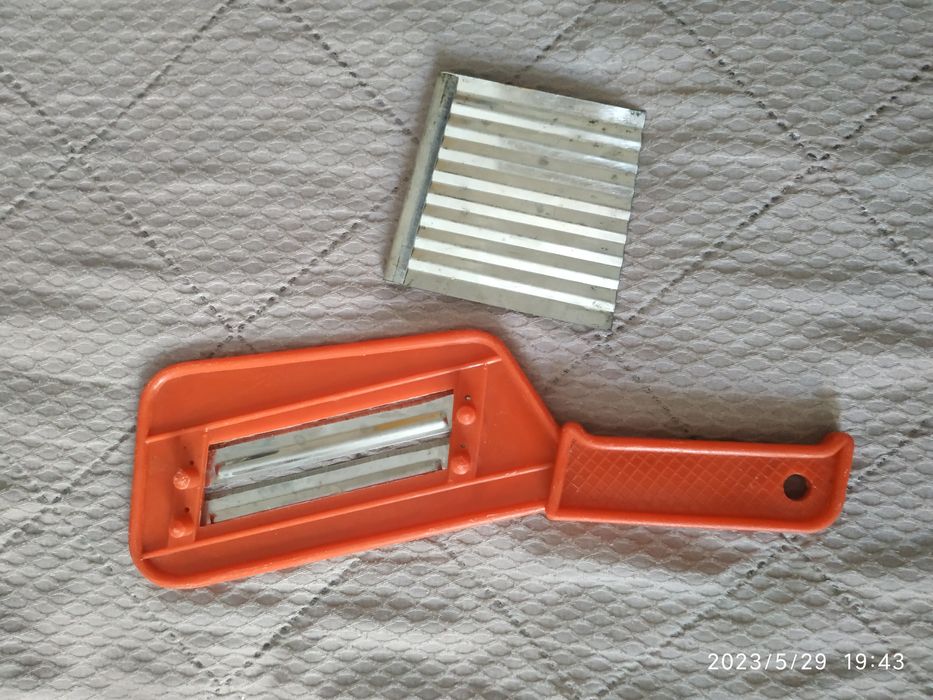 Набор нож для шинковки капусты и фигурный нож