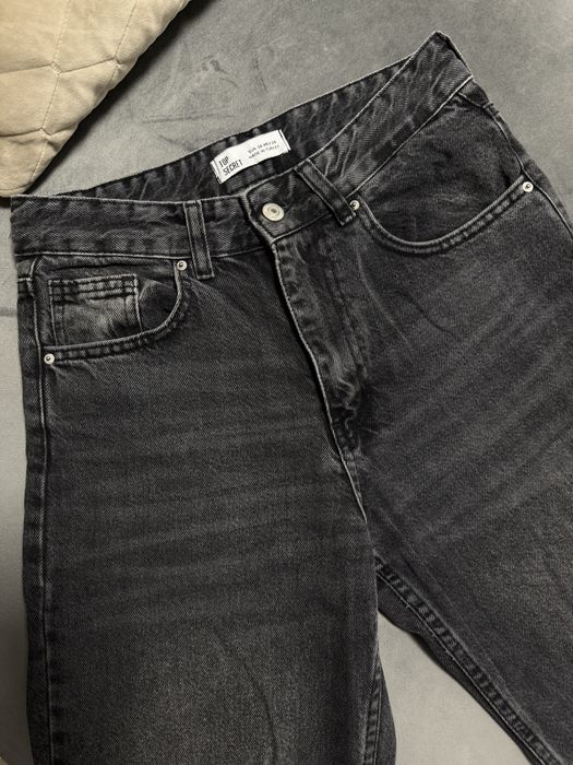 Чорні жіночі джинси прямого крою