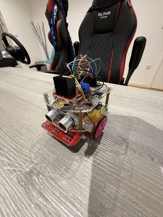 Robô que anda para a frente