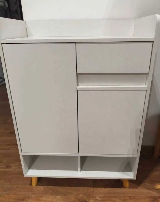 Nowa złożona szafka na buty itp
