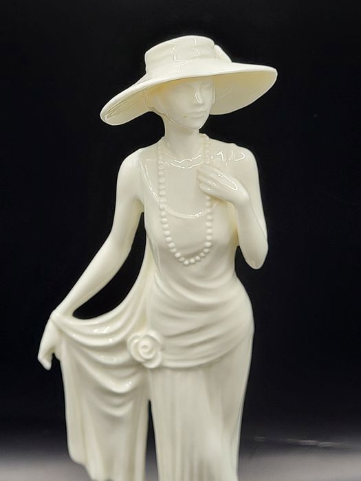 Porcelanowa figurka Diana Royal Worcester