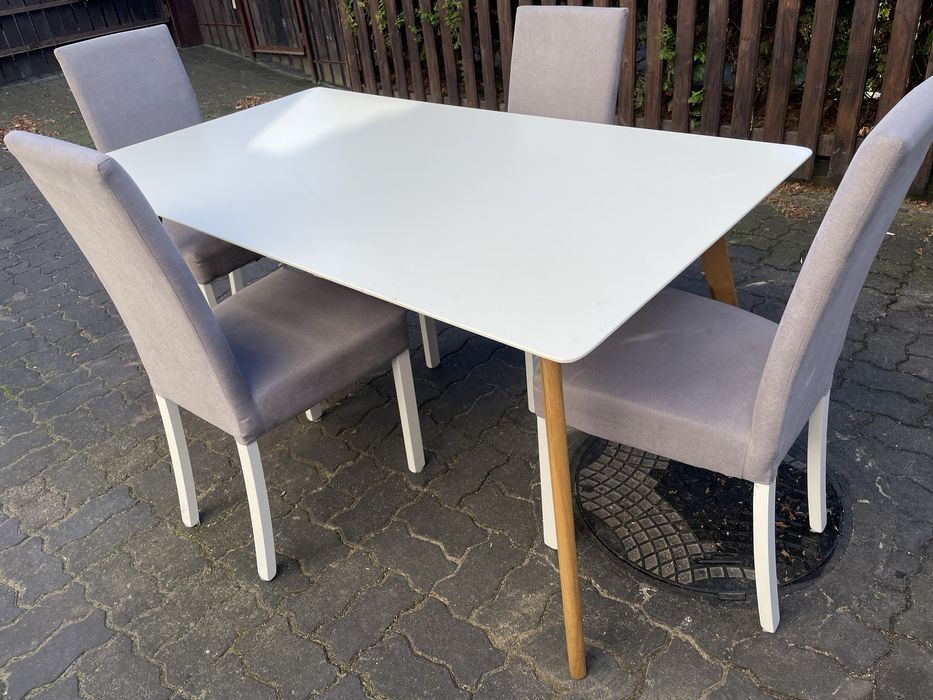 Stół z krzesłami, dowoz