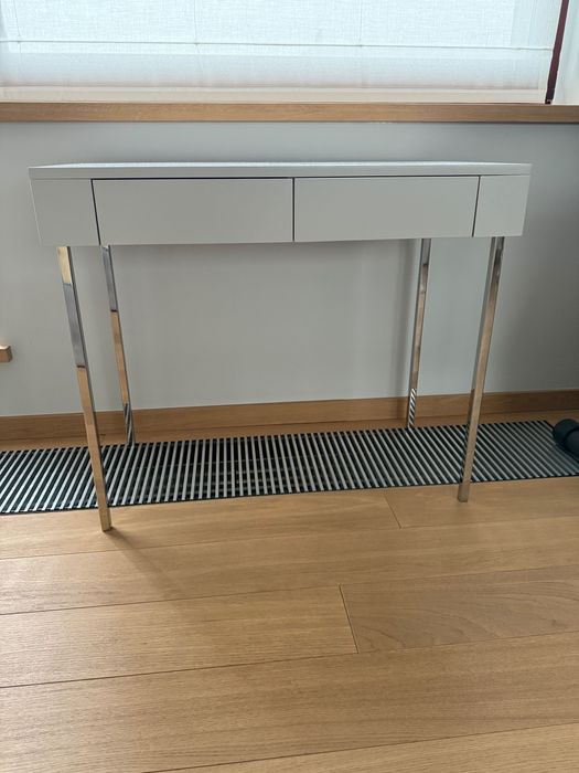 stolik pomocniczy/ toaletka