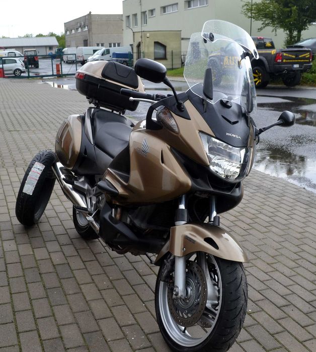 Honda Powersports NT700VA Deauville 2007 r. 33 tys. km TRANSPORT