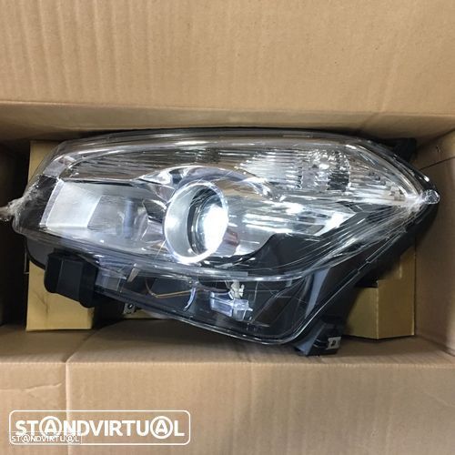 Farol Nissan Qashqai modelo: 2010 até 2014 novo