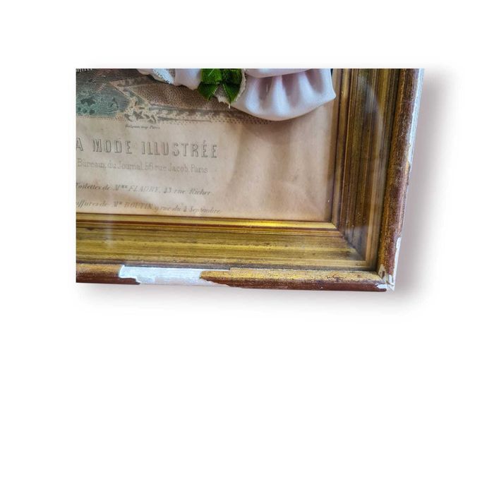 Quadro La Mode Illustrée – Paris, figuras em relevo com tecidos