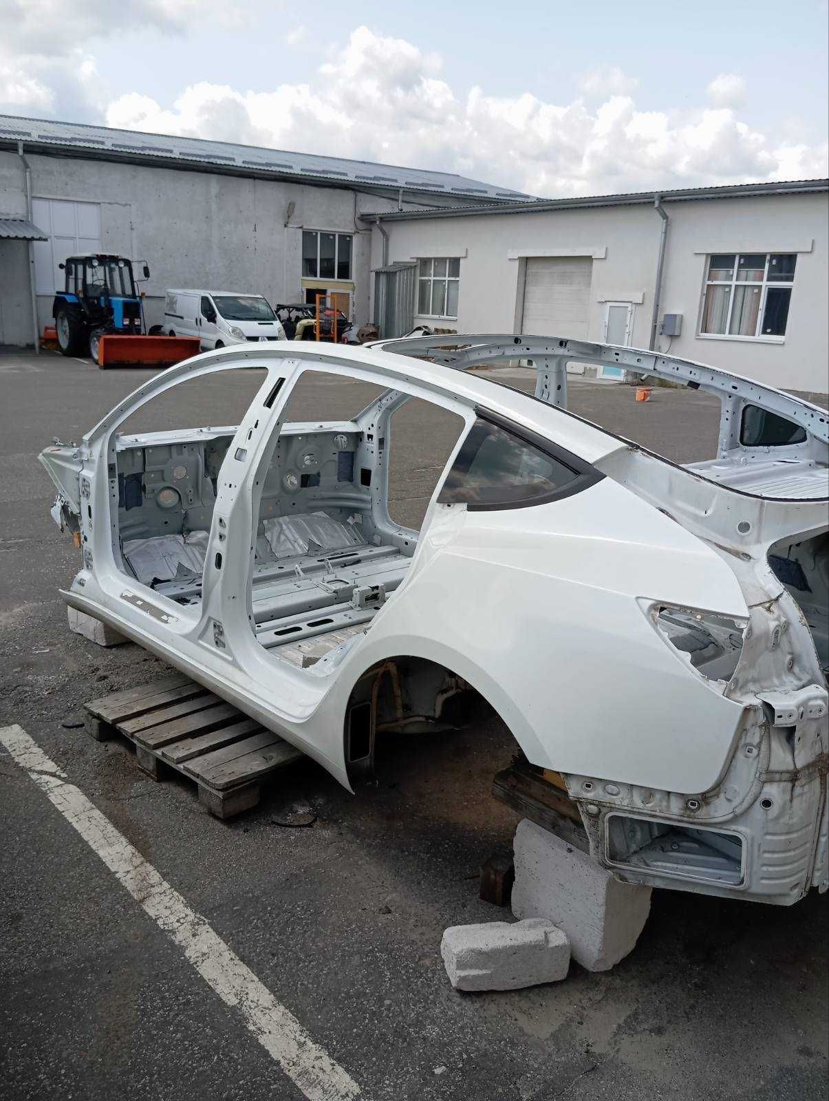 Задня чверть кузова Tesla Model 3 2021р.в.